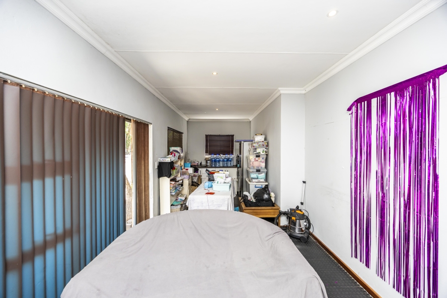 4 Bedroom Property for Sale in Nahoon Valley Park Eastern Cape